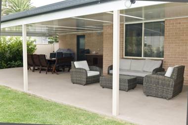 Ocean Break - at Berrara