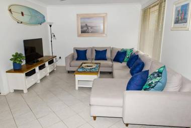 Ocean Break - at Berrara