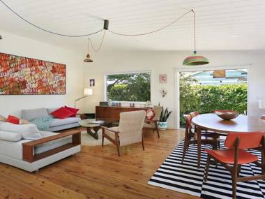 Poppy Cottage-delightful pet friendly weatherboard