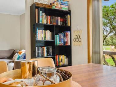 CAPEL Family Home large yard close to beach