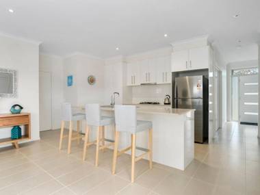 Rosebay Walk To The Foreshore