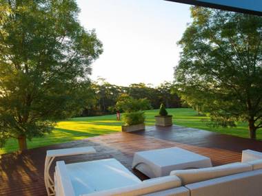 ALPINE LODGE Alpine Southern Highlands 4pm Check Out Sundays