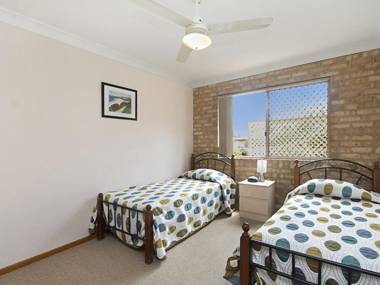 Tumut Unit 1 - Great unit in a central location to beaches clubs and shopping