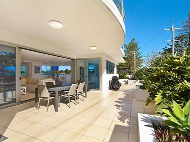 Neilson on the Park Unit 1A - Easy walk to beaches cafes and shopping in Coolangatta