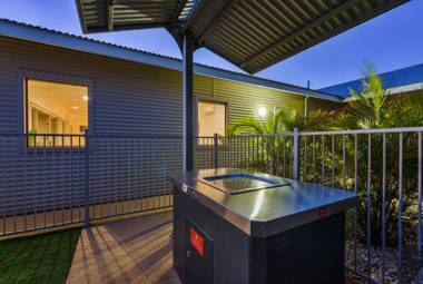 4 Corella Court - Brand New Magnificent Marina Home With Wi-Fi