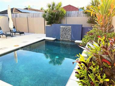 Pet Friendly 5 BR Family Home w Pool at Caloundra