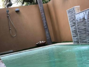 LUXURIOUS 3 BEDROOM HOUSE IN GOLD COAST