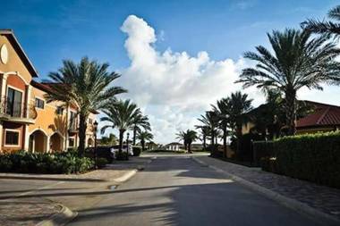 INCREDIBLE HOUSE IN GOLD COAST