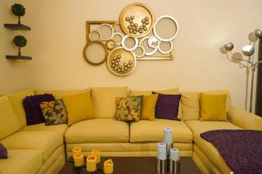 INCREDIBLE HOUSE IN GOLD COAST