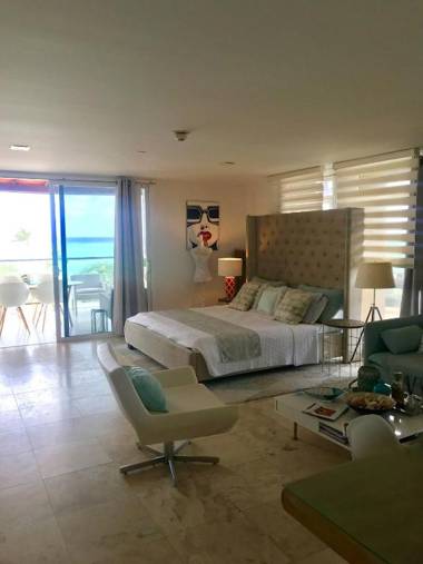 Modern Loft eagle Beach oasis Condo