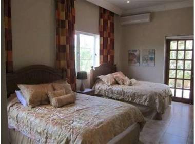 Walking to the Beach Villa