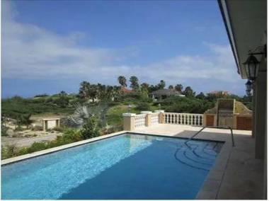 Walking to the Beach Villa