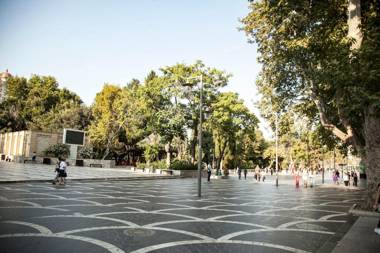 Cozy Old City Apartment