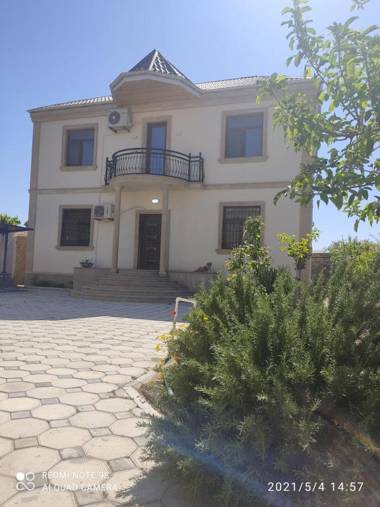 Cozy House in Bina Bolluq