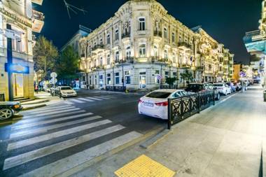 Apartment near Nizami street and Boulevard