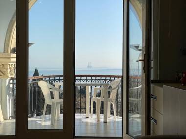 Oldcity sea view apartment