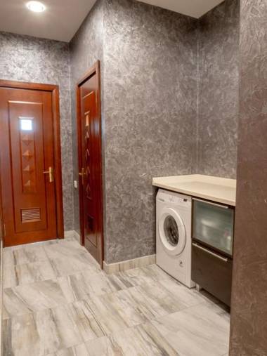 Boulevard Side Apartments