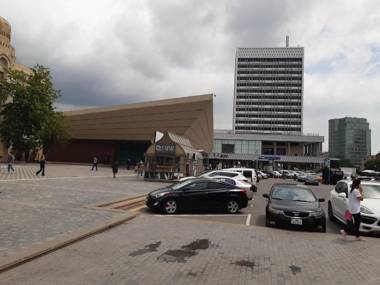 Sweet home in the center.