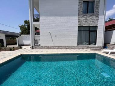 Qafqaz Suite White Pearl