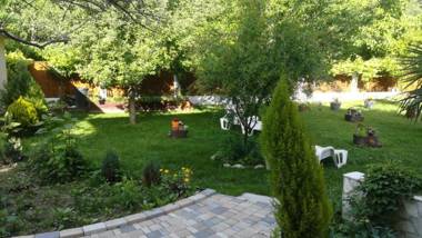 Riverside Guesthouse