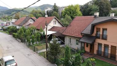 Trosoban stan u Zenici