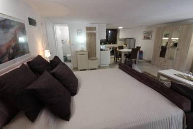 WATERFRONT VILLA SUNSET DREAM WITH POOL