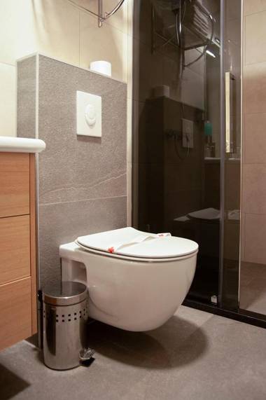 Studio Apartment Theatre View