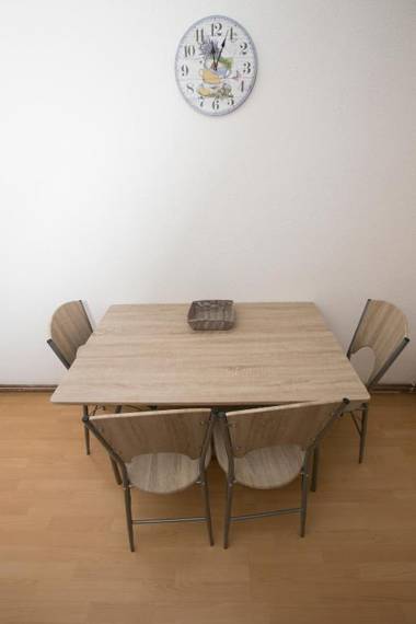 Downtown 3 Bedroom Apartment