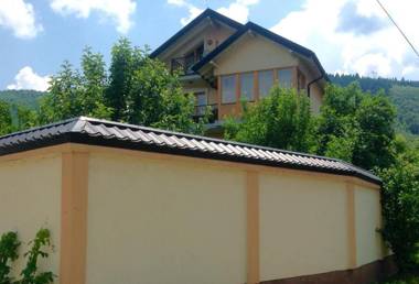 VILLA "PICNIC" يلا " تنزه "