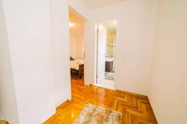 LUXURY 3 story House- BEST VIEW- FREE PARKING