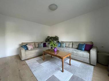 Sunny Garden Apartment