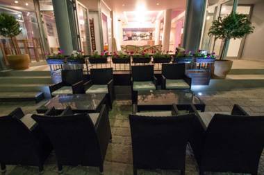 Hotel & Rooms Lombrelle