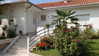 Apartments Tulipan - with free private parking