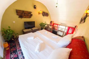 Cozy studio apartment next to the Old Bridge