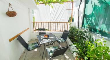 Old Bridge Terrace Apartment