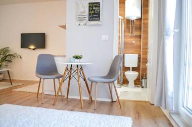 Happy Studio Apartment