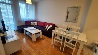 Apartment Nina Centar and free garage parking