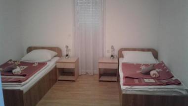 Guesthouse Camp Zemo