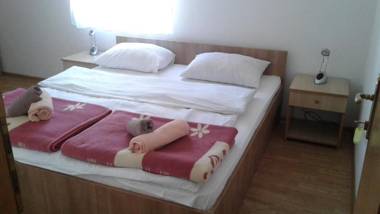 Guesthouse Camp Zemo