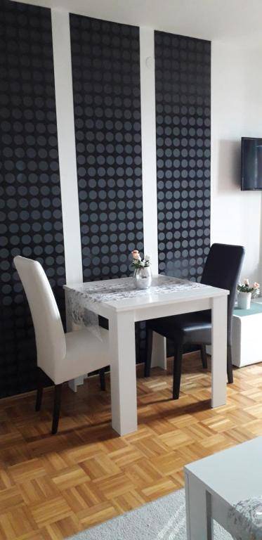 Stan na dan-Apartman Dejana