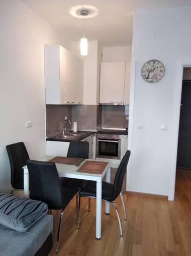 Centar Apartman MIKI