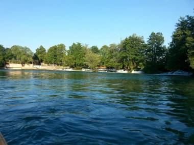 Holiday Homes Pozitiva