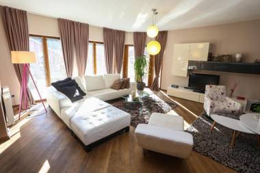 Farah Superior Apartments