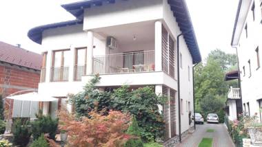 Farah Superior Apartments