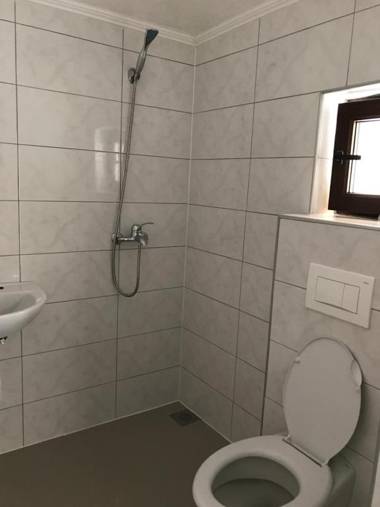 6 New River View Apartments