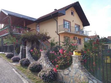 Apartman" Ruža"