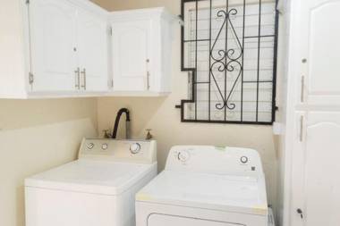 Darrel Cot Beachfront Cottage