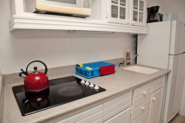 Tropical Sunset Beach Apartment Hotel