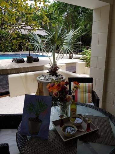 Brownes Condominium 2