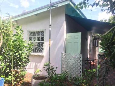 Kismet Garden Cottages - Dover Beach